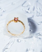 Load image into Gallery viewer, Twisted Oval Ring