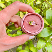 Load image into Gallery viewer, Round Ring Box