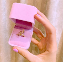 Load image into Gallery viewer, Our elegant Snake Ring has a vintage look that will make you feel fabulous without even trying. It's an everyday fashion item that goes with every item in your closet. Also a perfect match with all our other jewelry!