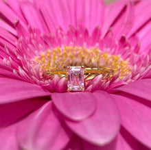 Load image into Gallery viewer, Twisted Rectangle Ring LGD 0.50-3ct