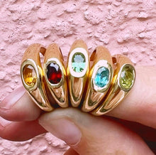 Load image into Gallery viewer, A vibrant and exhibiting ring that will fulfill your jewelry box. A contemporary design for a timeless piece. Choose a colorful gemstone to brighten up this ring.